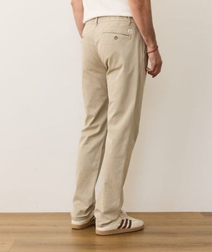 Saturday Twill Chino - Slim Straight Light Khaki